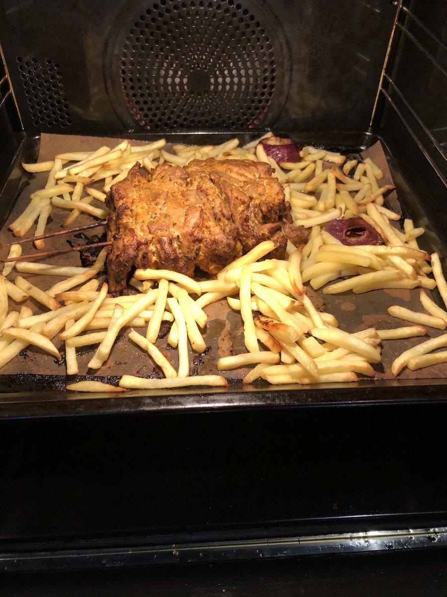 JenniferLamboll's tweet photo. It fell over. Need to think this through again for next time. Smells good though. #Mobkitchen #Comfort https://t.co/ku5dLslEDa
