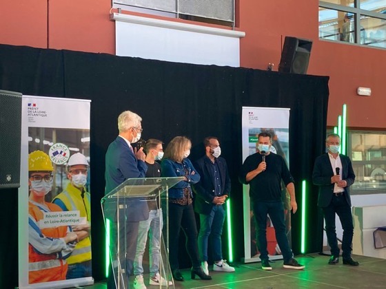 VincentGuerlais's tweet photo. Très honoré de ce trophée #FranceRelance qui salue l'engagement des entreprises artisanales par @johann_faure à l @U2P_pdl
#artisans engagés dans la transmiss, l’#emploi, l’excell des métiers et le dvpt de l’activité #1jeune1solution 
#Artisanat #apprentissage #Nantes #PDL https://t.co/hs8RyGggVU