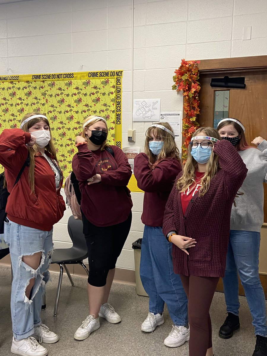 msgreenscience's tweet photo. Juniors are sporting their paper plasmids today in Medical Interventions! Learning about recombinant DNA technology @atherton_high https://t.co/l3xfPoHgcI