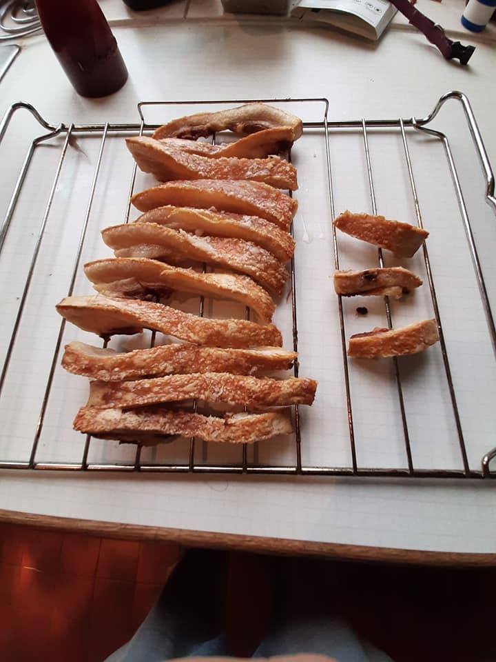 OxfordPig's tweet photo. PORK FACT
Pork Scratchings
Said to have originated in the West Midlands or Black Country. The Black Country is named after its roots in the industrial revolution & continuing role as a centre of heavy engineering & mining which saw the area covered in grime and soot.
#porkfact https://t.co/j0rsstgwQE