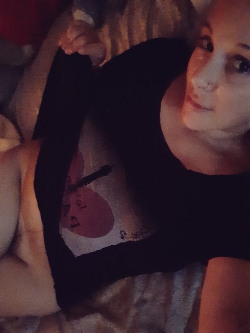 No panties allowed in bed 😛#nopanties #bush #cute #BadBuddySeries #nsfw https://t.co/vPE5MMkX0b