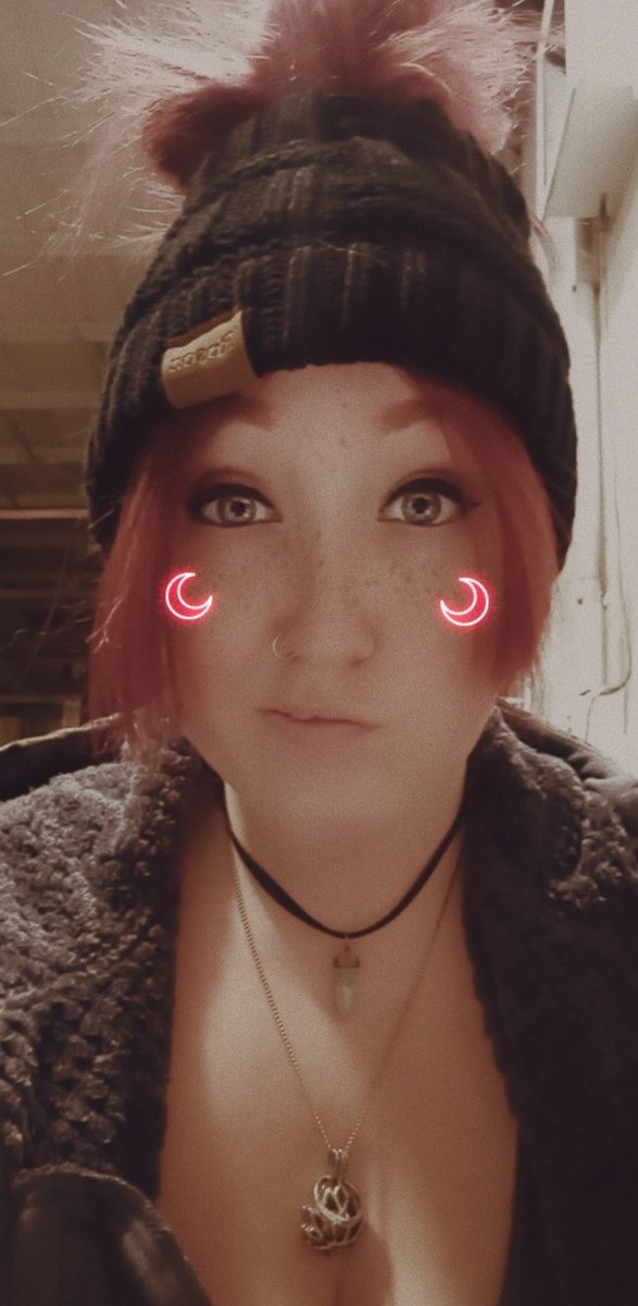 dezzyraii's tweet photo. I am straight vibin' with this new hat!!😎😍
#Snapchat #BringOnTheCold #WorkSelfies #FactoryWork https://t.co/g7AHpzX4xa