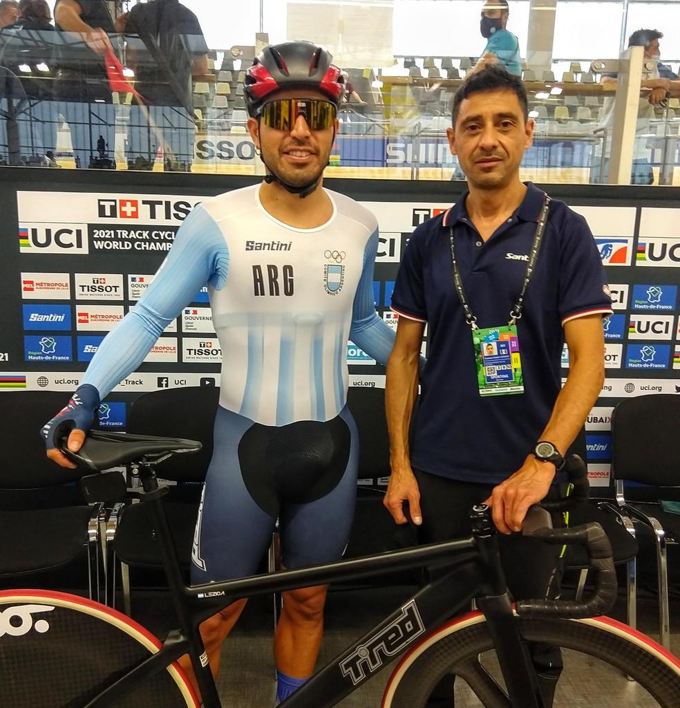 Día muy especial, reencuentro con el "Yeso" @faculezica en el World Championship Track #Roubaix2021. 🗣️ Vamos Facu🚴🏻‍♂️🇦🇷
instagram.com/p/CVVehVOsA0uf…