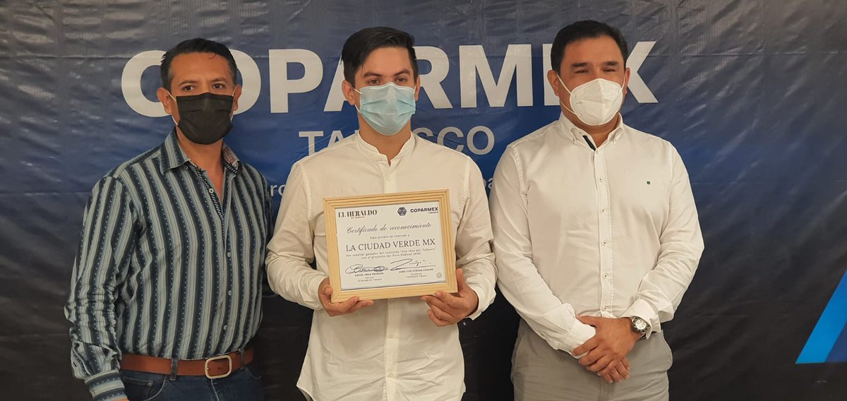 <a href="/FacebookWatch/">facebookwatch</a> #Entérate | Recibe reconocimiento del concurso "Una idea por Tabasco" el representante y ganador de la asociación <a href="/laciudadverdemx/">La Ciudad Verde MX</a> Gibrán Muñoz por parte del presidente de la <a href="/coparmextabasco/">COPARMEX TABASCO</a>  José Luis Zúñiga y el director del #ElHeraldoDeTabasco Ángel Vega