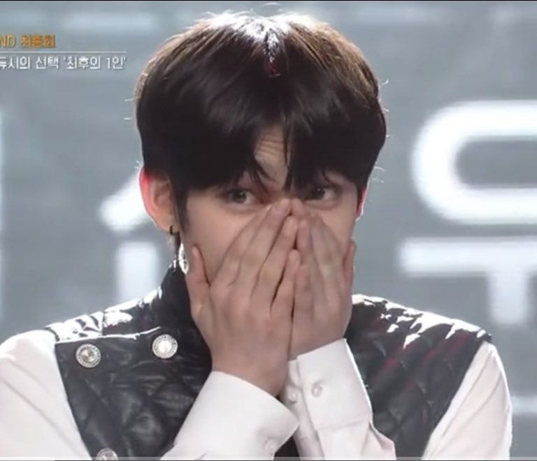 shrm_jeon's tweet photo. I don't know but Bahiyyih 's situation is kinda similar with Sunoo.....
People throwing hate at them but ended up winning.

#BAHIYYIH #Kep1er #GirlsPlanet999 https://t.co/xUtawX2Pb1