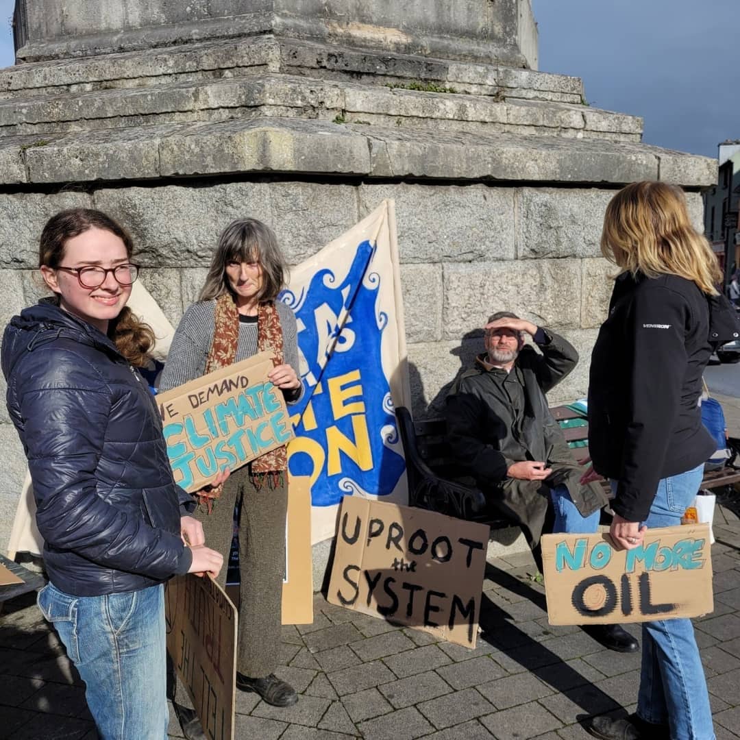 FFF_Mayo's tweet photo. What do we want?
Clumate justice!
When do we want it? 
Now!
#ClimateJusticeNow
#UprootTheSystem https://t.co/dW5zFzIhlD