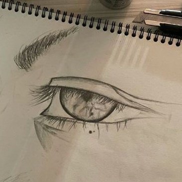 thrccracha's tweet photo. hyunjin keep improving his drawing is the most wonderful thing ever happen https://t.co/wxlTXevmLx