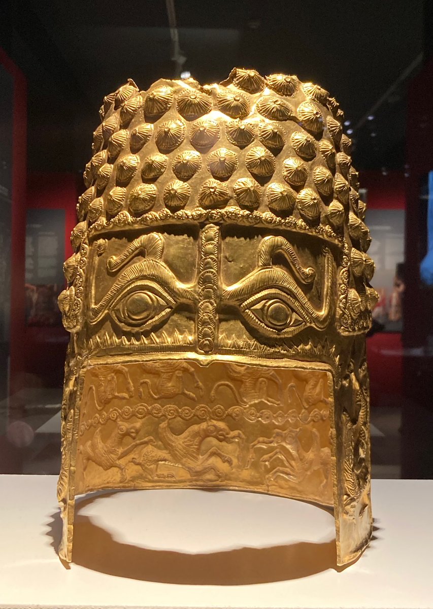 AlisonFisk's tweet photo. Gold Helmet of Coțofenești. A masterpiece of goldsmithing from the 5th century BC. Decorated with a pair of apotropaic eyes, typical of princely Geto-Dacian helmets, fantastic beasts &amp; scenes of animal sacrifice. Discovered in Prahova County, Romania in the 1920s. 

#Archaeology https://t.co/l56ZACzHOI