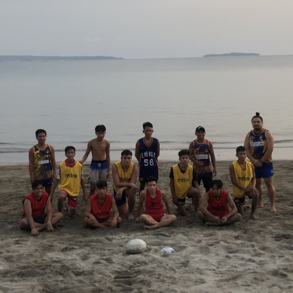 ClarkJetsRFC's tweet photo. Cracking session with the #ClarkJets #colts midweek!

#staysafe #staystrong #COVID19 #communityquarantine #MGCQ #ClarkJet #PotBelliedPigsHK #CanterburyRFC #OneClub #Overgaard #MarineTravel #ProjexAsia #rugby #rugbydevelopment #JetsFamily #simplythebest https://t.co/WApZLD38Xx
