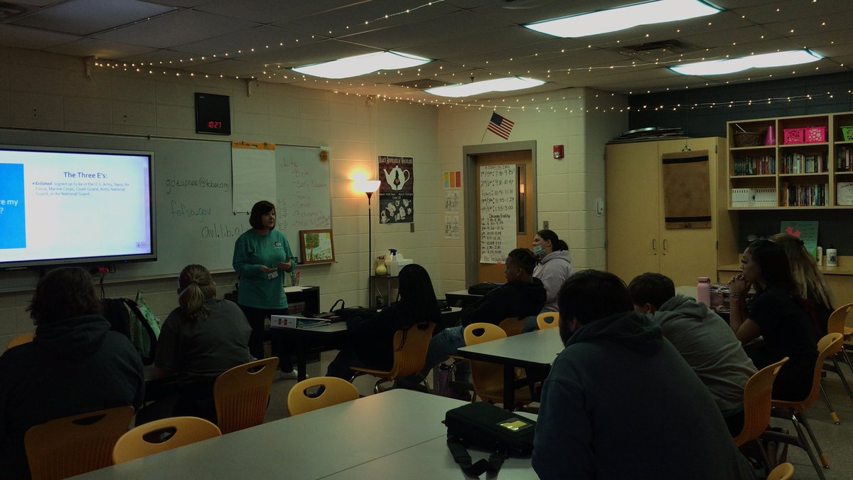mrsmorrow14's tweet photo. @ginadeupree, a @TCBOE career coach, speaking to my seniors @lincolnhs about being Enrolled, Enlisted, and/or Employed when they graduate! https://t.co/My7YtTEqym