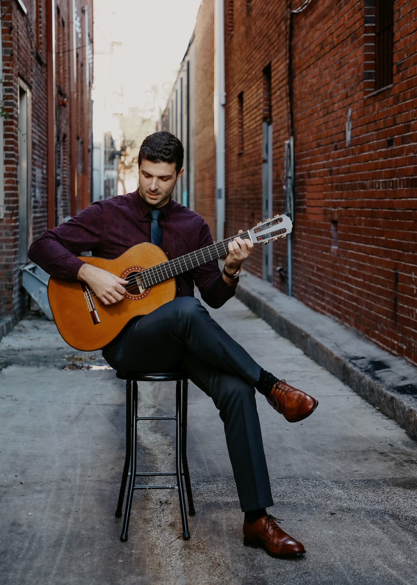 utgradschool's tweet photo. The first classical guitarist to enter The @UTAustin Artist Diploma program, @EvanTaucher, received a Rainwater Innovation Grant to support his project, “Changing the Canon," helping to introduce the younger generation to modern Black composers. Read more:
https://t.co/FYEXotNKPE https://t.co/wypY45lm5d