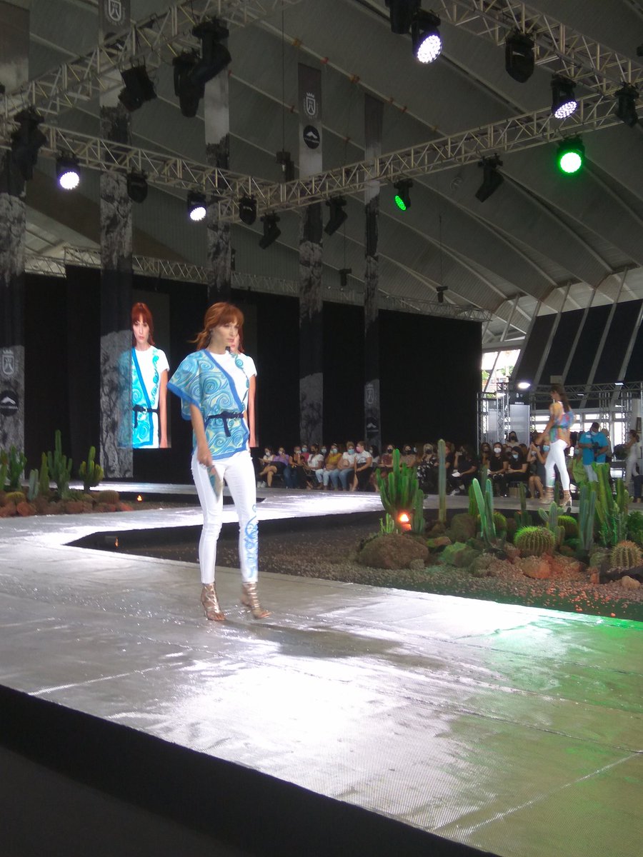 El mundo de los caballitos de mar inspira la colección de <a href="/AnaSecoDuran/">Ana  Seco Durán</a> en pasarela #feriamodatfe y #feboda en <a href="/recintoferialtf/">RecintoFerialTf</a> <a href="/tenerifemoda/">TenerifeModa</a>