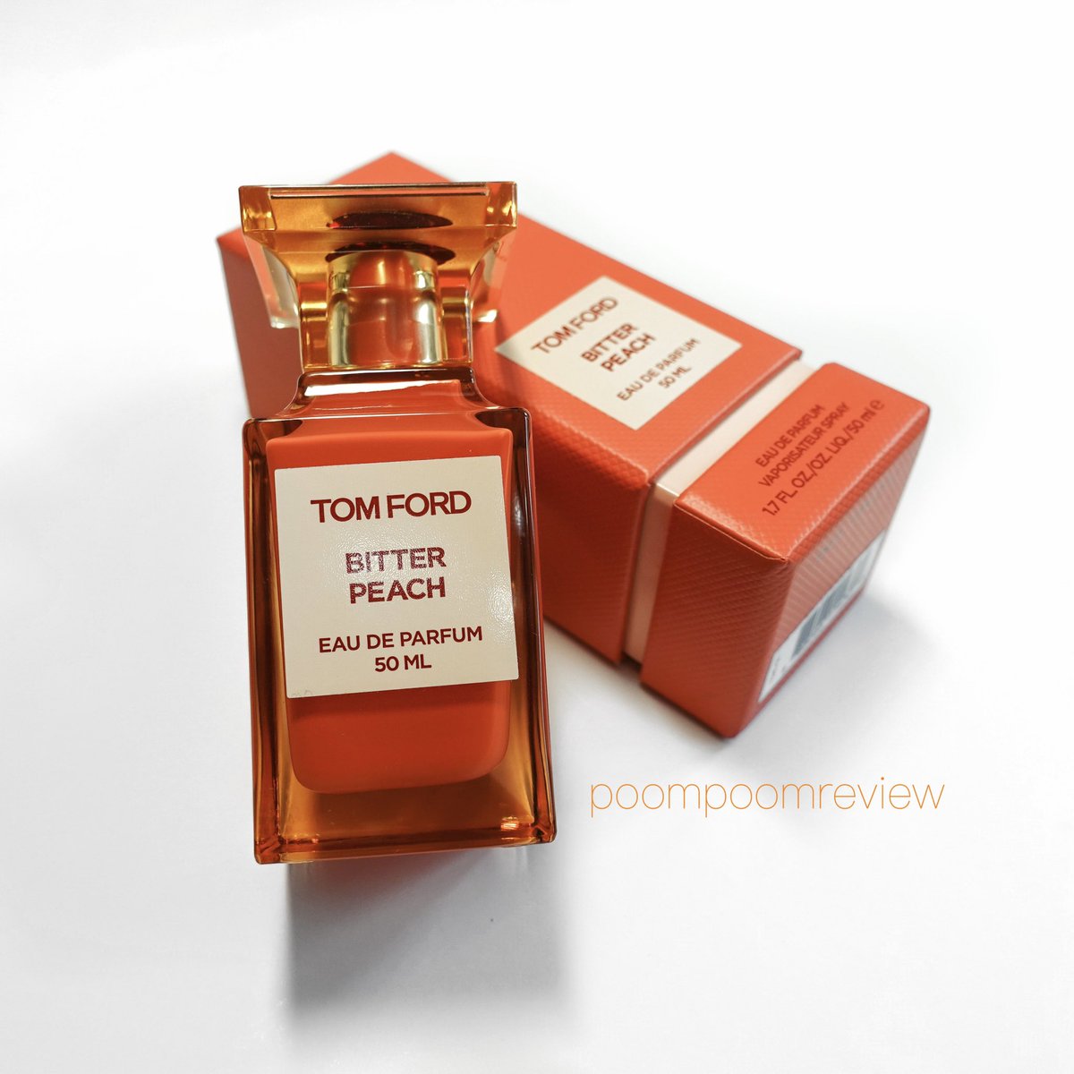 poompoomreview's tweet photo. Tom Ford Bitter Peach สำหรับเรากลิ่นนี้ค่อนข้างห่างไกลจากความพีชที่สดใส ชื่นฉ่ำไปมากเลยค่ะ กลิ่นค่อนข้างอบอวน เหมือนลูกอมนมรสพีช ที่แอบมีความ Synthetic ส่วนตัวไม่ชอบฉีดเดียวๆ แต���ชอบฉีด layer คู่กับ Tom Ford White Suede ค่ะ เป็น combination ที่ลงตัวมากๆจ้าา
#poompoomreview https://t.co/u70irqchTp