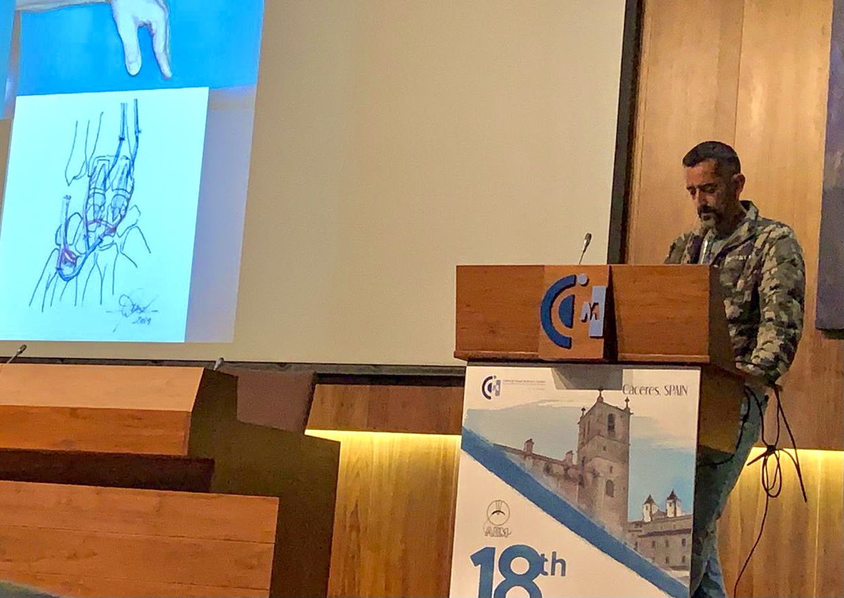 mariavelaperez's tweet photo. Dr. Cavadas también usa #ilustracionmedica ✍🏼 para sus conferencias!! https://t.co/FraLNPMLjk