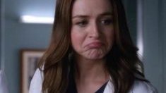 memesgreys's tweet photo. este es un tweet recordatorio de que amamos a amelia shepherd por sobre todas las cosas https://t.co/hIFWEhiyLP