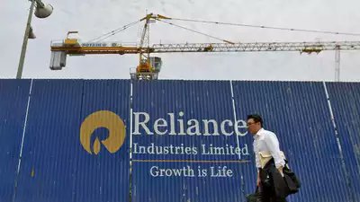 timesofindia's tweet photo. Reliance Industries Q2 net profit jumps 43% to Rs 13,680 crore 

https://t.co/KsTvP5kUlJ https://t.co/1zFyCtSnnh