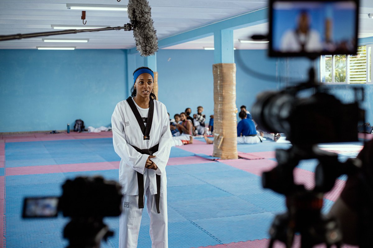 AlmaFilmsHavana's tweet photo. Rodando nueva miniserie para TV “Un Sueño Compartido” con INDER

📸 @pgsm88 
📸 Yunior Leyva

#almafilmsproducciones #unsueñocompartido #serie #inder #tv #rodaje #deportecubano #jóvenesatletas #futurodeportivo #cuba https://t.co/Mwf1h6ZKLo