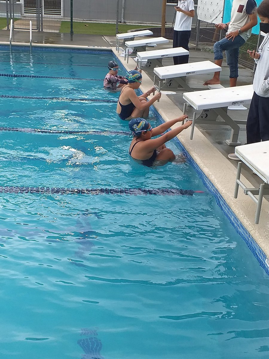 METJaguars's tweet image. The Jaguars Swim Team held their second internal control. The purpose is to not only practice, but to prepare for a competition.
Swimmers practiced when to get on the starting block, making turns, as well as the backstroke and butterfly stroke.