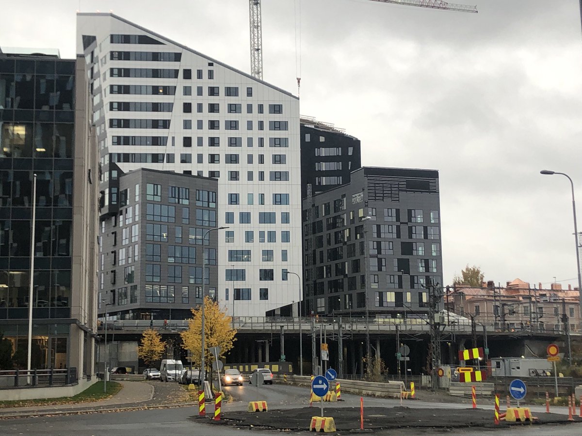 juhay_r's tweet photo. Suomi-rata Oy:n hallitus tutustumismatkalla Tampereella. Kohteena mm. Viiden tähden keskusta #raitiotie #varikko #areena #ratapiha #Hiedanranta @Tamperekaupunki @IkonenAK @savolkari @TeroTenhunen @Teppo_Rantanen @mikkosnurminen https://t.co/tvFwH7bCSm