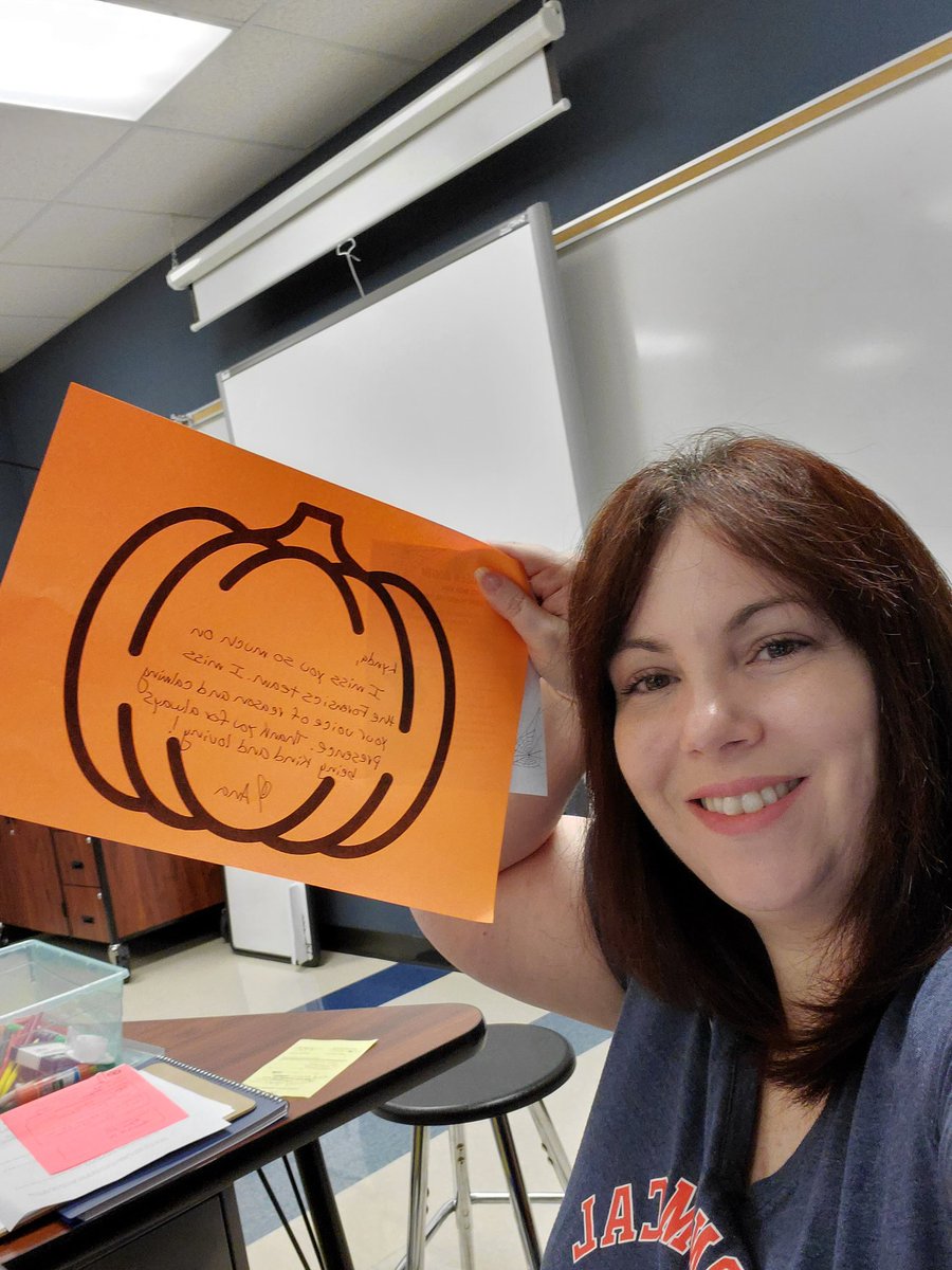 TMHS_physics's tweet photo. I got Boo'd🥰👻 thanks Ana D! @TISDTMHS @tmhsSpirit https://t.co/xYH0QqwH0R