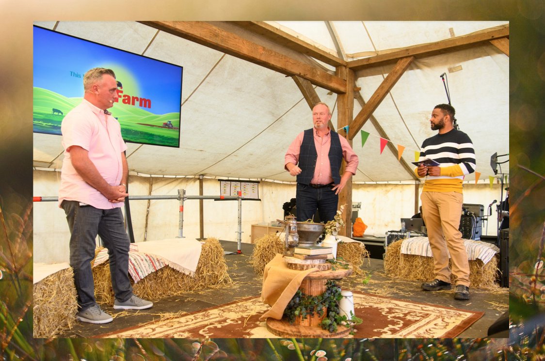 #ThrowbackThursday 🔙⏳
-
We loved welcoming everyone into The Barn stage area at the festival in August 2021! The atmosphere in the tent was always brilliant &amp; seeing these guys on stage together was the cherry on top! 💚
---
SIGN UP FOR SEASON 2 👉 5onthefarm.com/season2/