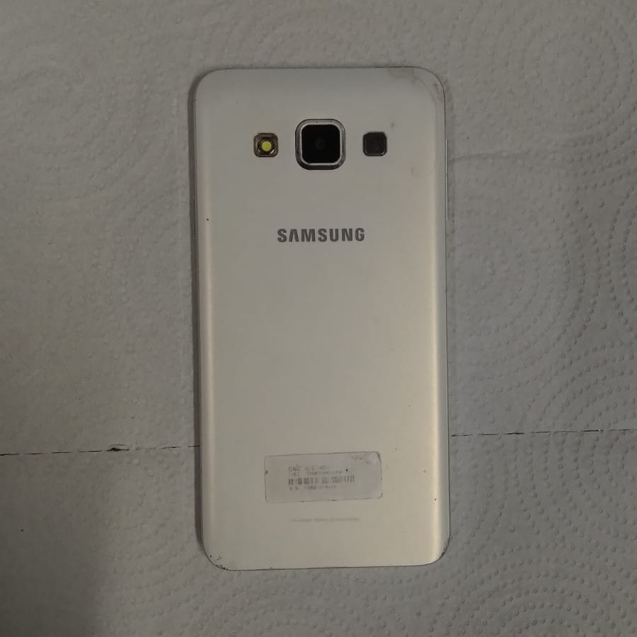 Tengo mi Galaxy A3 desde Septiembre 2015.
Está enterito, sanito y amoroso casi como cuando lo compré...pero obsoleto... :(
Me merezco un upgrade gratis, no <a href="/SamsungArg/">Samsung Argentina</a>?