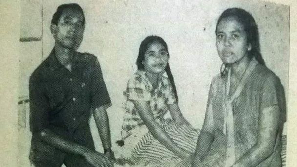 Anak Petinggi Negeri Ramai-Ramai Perkosa Sum Kuning Si Penjual Telur. 

Abainya Polri terhadap kejahatan seksual yang menimpa wanita penjual telur bernama Sumaridjen. 

(Sebuah Utas)