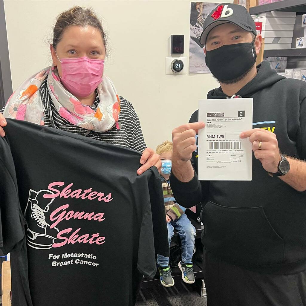 bsharpottawa's tweet photo. Starting our Fri-Yay by sending some T-shirts to our friends at @rethinkbreastcancer. Thank you! Pick up your #SkatersGonnaSkate shirts online or in store, and $15 will be donated to @turningthepageoncancer
#bsharpottawa #breastcancerawareness #breastc… https://t.co/hwombcVZNU https://t.co/NrPpgs7JAE