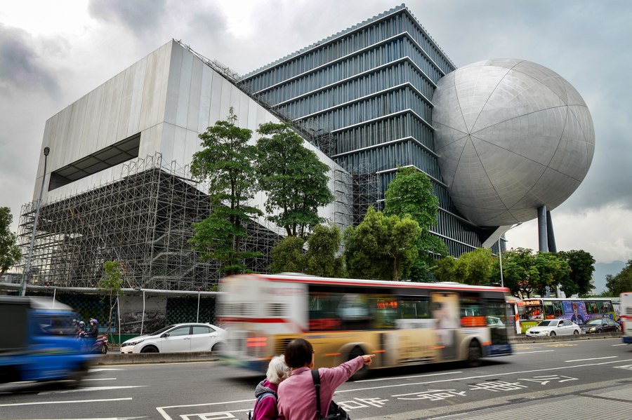 architonic's tweet photo. The Vanceva® World of Color Awards™ 2020
An honourable mention for OMA’s Taipei Performing Arts Centre celebrates the textural power of subtly shaded glass.
https://t.co/5wTyFPUMe0
#architonic #vanceva #glassbuildings #glassfacades https://t.co/4dq4H1sHNd