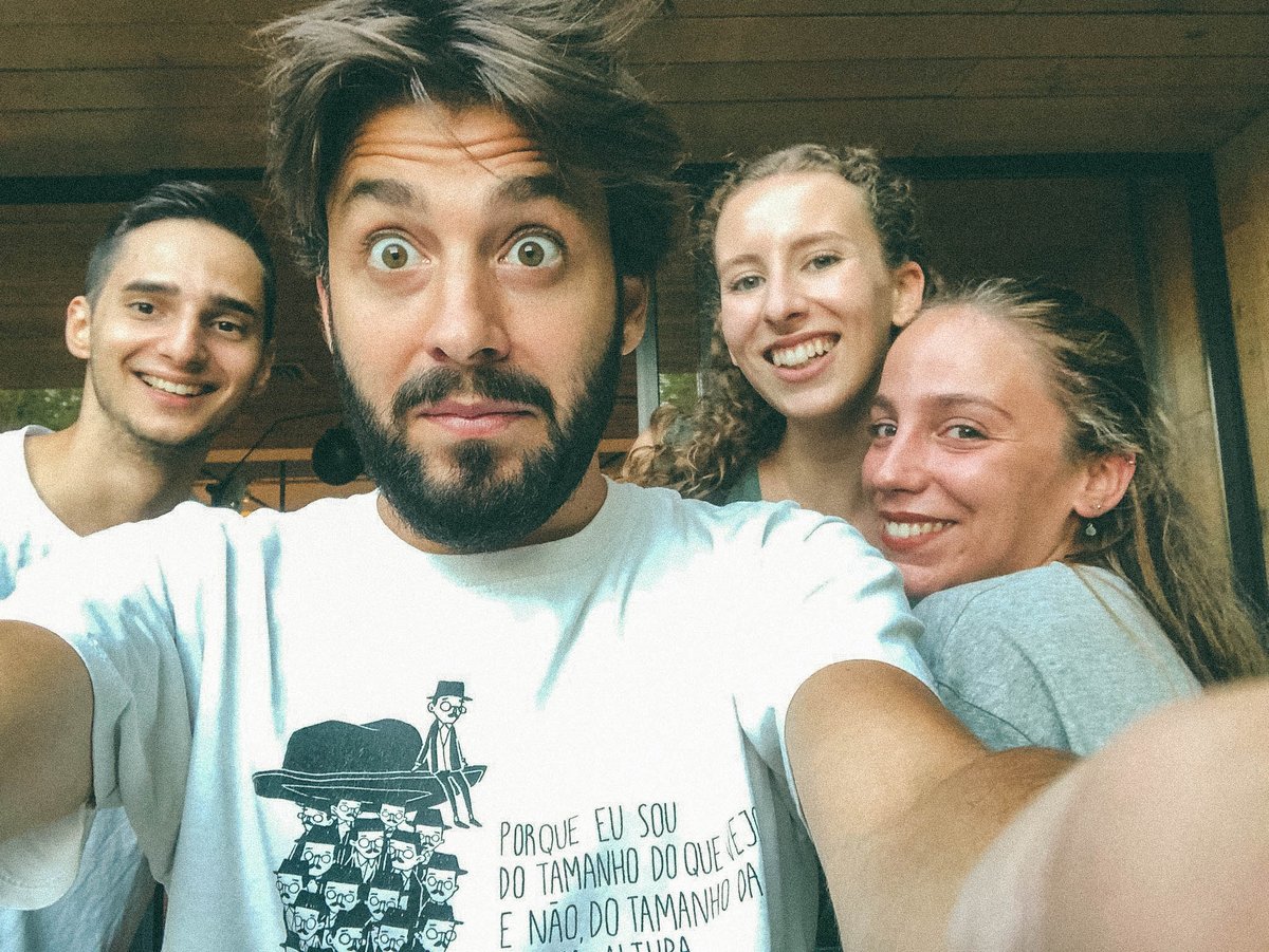 revistadevaneio's tweet photo. 8⃣ 👇
Amanhã, sábado, pelas 21h passem pelo YouTube da devaneio e acompanhem a entrevista que o Salvador Sobral nos deu 👀
#dev8 https://t.co/IFNej40Rg2
