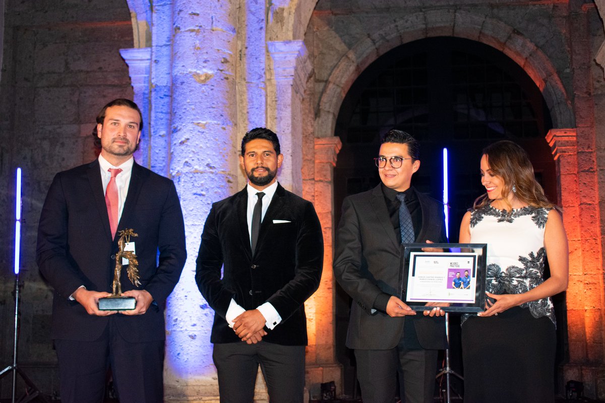mpcorporativas's tweet photo. Uno de nuestros momentos más emotivos fue la entrega de los reconocimientos a nuestros #Galardones2021, cada uno en sus diferentes disciplinas han sido un inspiradores e innovadores y por ello son agentes de cambio en México.
¡Muchas felicidades! #ConectandoalFuturo #CongresoMPC https://t.co/dJx50WU9eh
