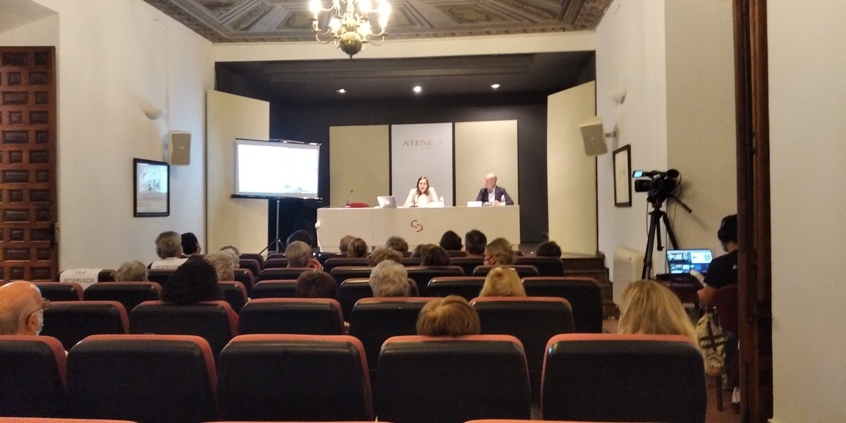 Así fue la Conferencias Mujeres Malagueñas que celebramos  ayer 21 de octubre con el apoyo <a href="/diputacionMLG/">Diputación de Málaga</a>.
En este encuentro hablamos sobre Mari Pepa Estrada, pintora.
La puedes volver a disfrutarla en:
youtube.com/watch?v=rczZeL…

<a href="/ateneomalaga/">Ateneo de Málaga</a> 
<a href="/AteneosAND/">Federación Ateneos de Andalucía</a> 
<a href="/galeriabenedito/">Galería Benedito</a>