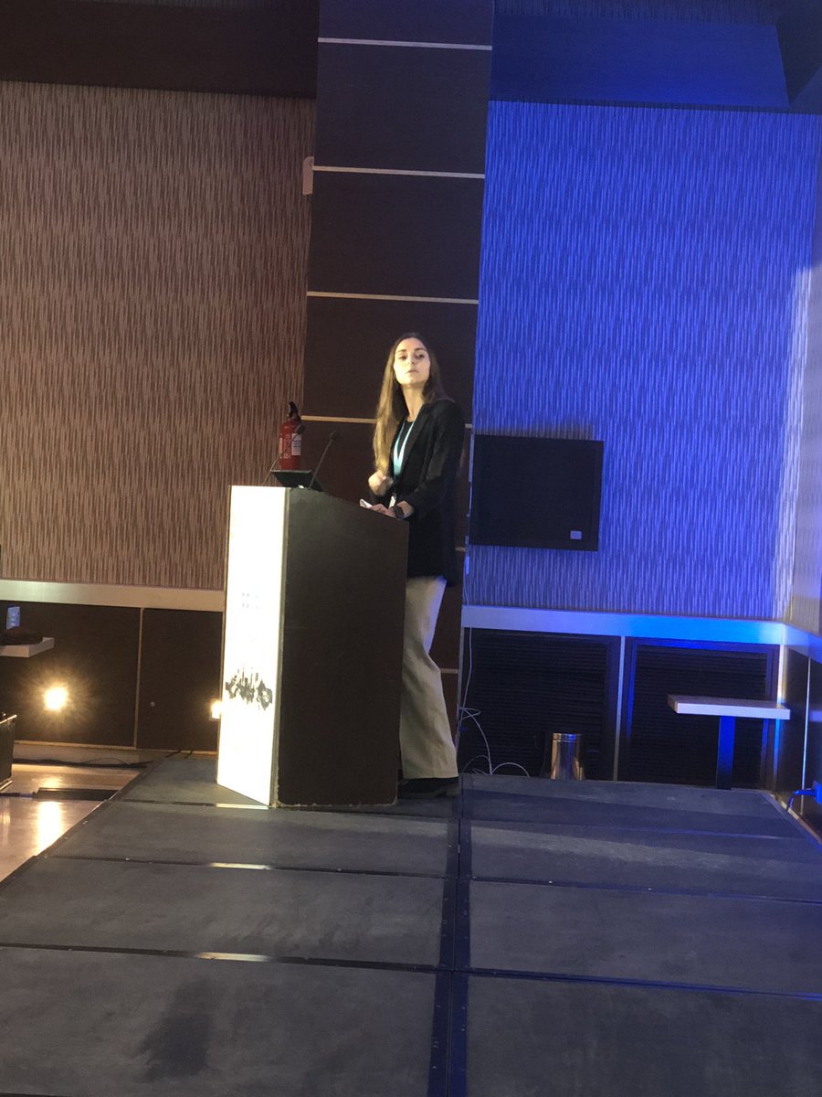 JSGracia's tweet photo. Y cerramos la ciencia de este primer día del #LiverBench21 con 6 excelentes comunicaciones orales por parte de Celia, Laura, Jose María, Albert, Natalia y Douglas. 👏🏼👏🏼👏🏼 https://t.co/60V4QFuU1D