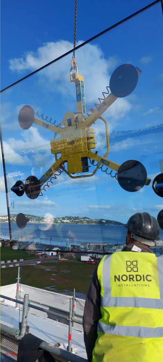 One of a our major projects is coming to an end. Large units being installed to the two seafront hotels.
.
.
📍#paignton
📍#Taunton
.
.
#aluminium #aluminiumwindows #aluminiumdoors #construction #design #engineering #project #architecture #building #architects