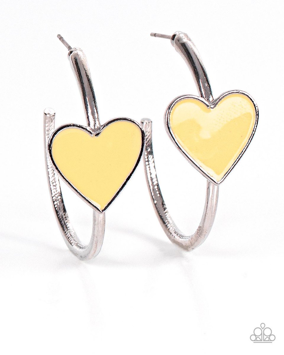 MrsAguila09's tweet photo. 💛Kiss Up - Yellow💛

💛Yellow Post Back Heart Hoops💛

💝 4 Available 💲5️⃣

#paparazziaccessories #fivedollarbling https://t.co/yzyectdzSk