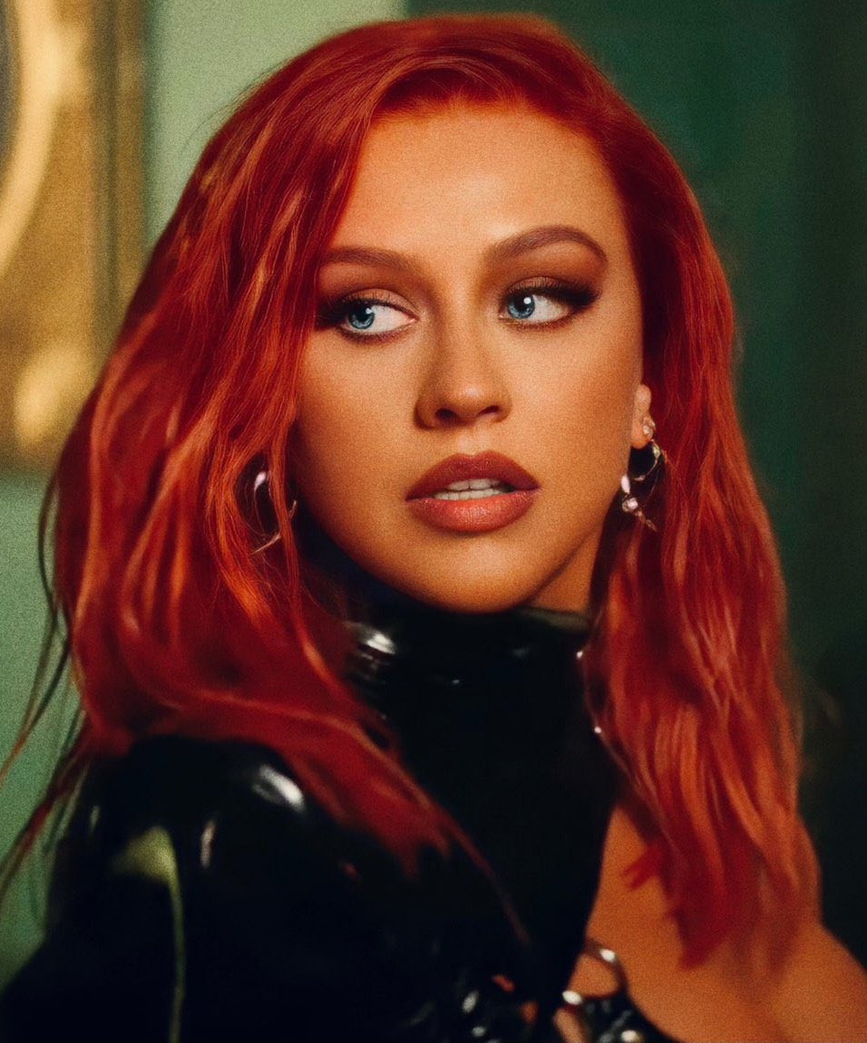 BICONlC's tweet photo. Xtina is so gorgeous I can’t believe it https://t.co/ig3AD7WAIV