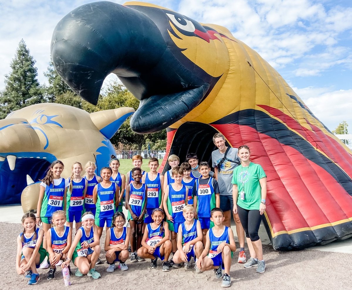 LibertyElem's tweet photo. Congratulations to our Cross Country Team!  At the district meet, our 5/6th grade girls team took 3rd place &amp; the 4th grade girls earned 4th place!  We had many PRs and top 15 finishes!!  Thank you Coach Lyle and Coach Brandl!  We are so proud of our Skyhawks!! https://t.co/my4ioh2Ib9