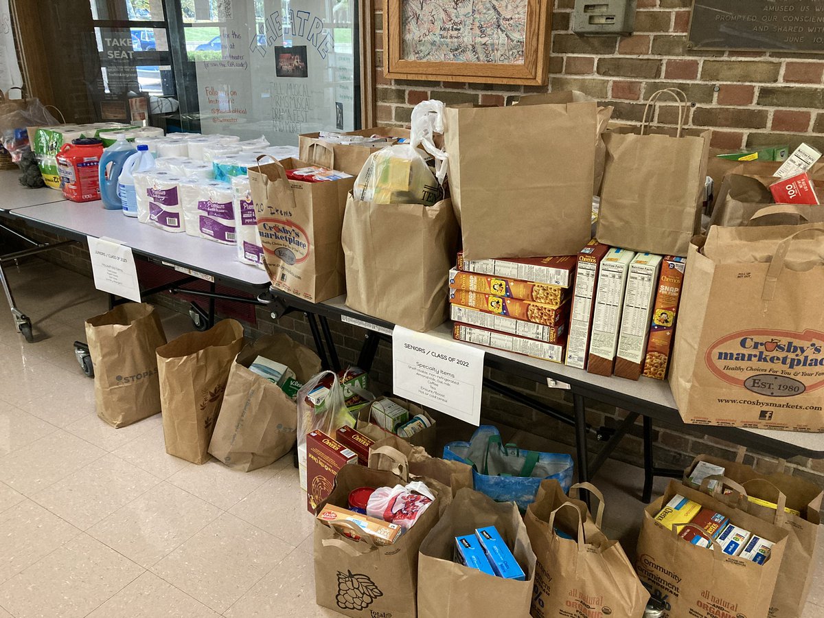 Thank you Generals for contributing to the food drive for @AcordFoodPantry this week. 🙏 #hwgivesback @HWgenerals