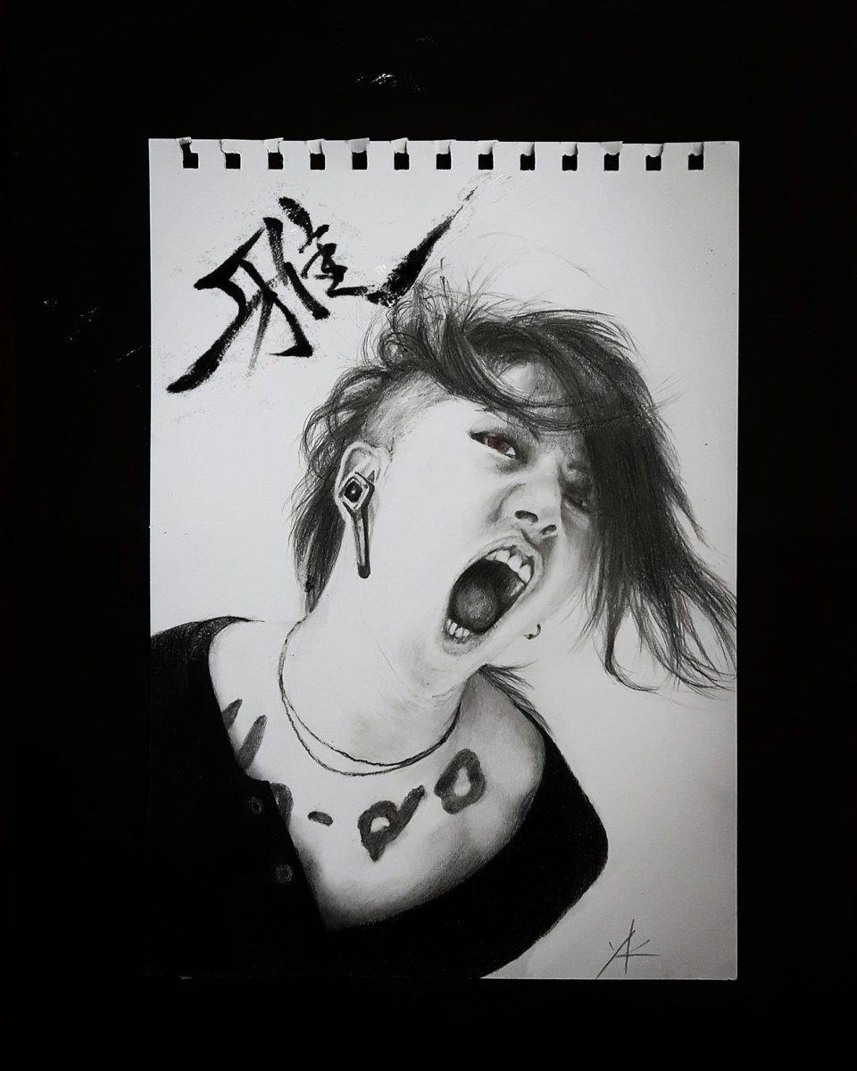peco6003's tweet photo. 絵と字  @pecooekaki2

#MIYAVI #雅 #ギタリスト #人物画 #似顔絵 #鉛筆画 https://t.co/xJ8cEr7BBF