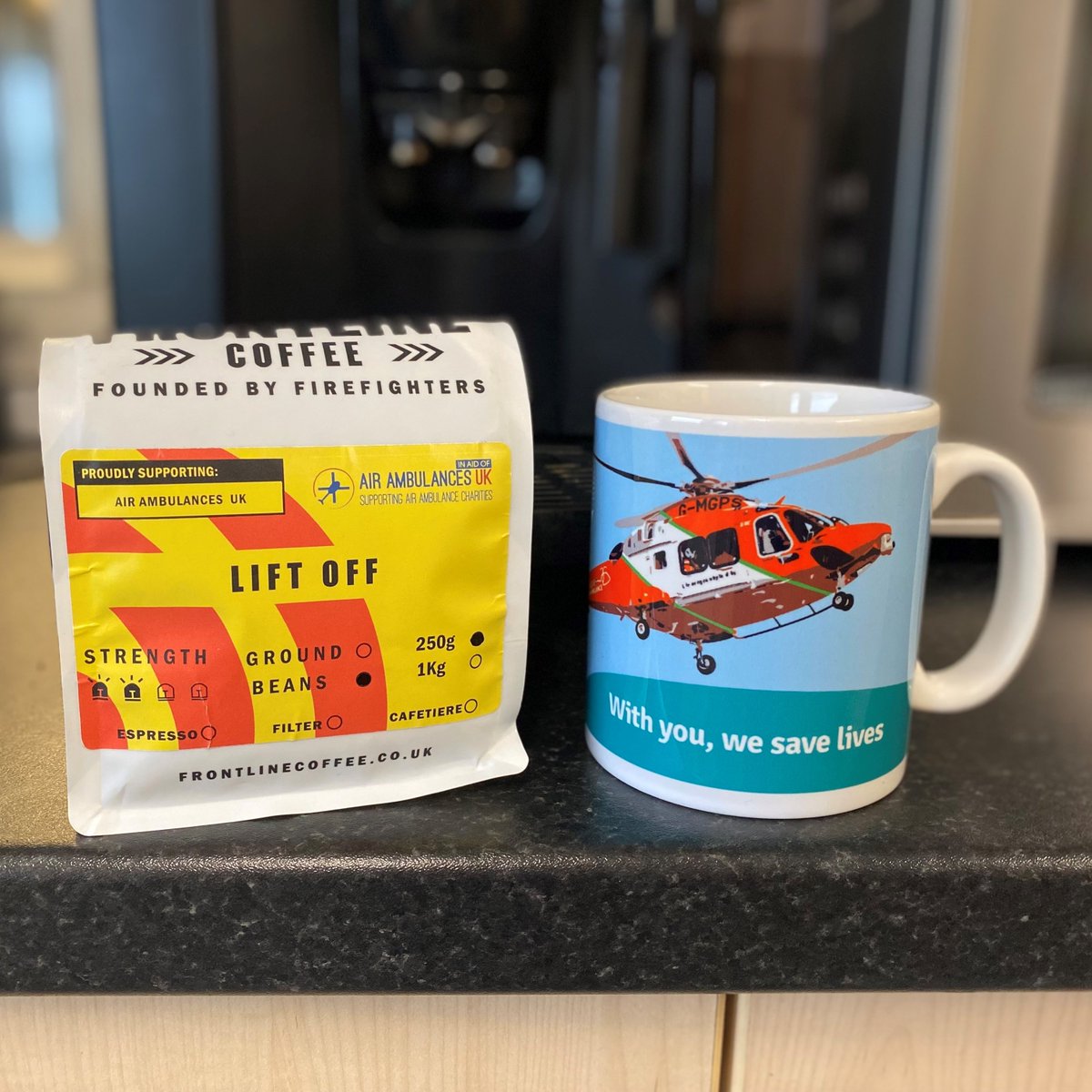 Magpas_Charity's tweet photo. In need of a lift this #MondayMorning?

Try 'Lift Off' coffee! A special blend created by @frontline_co and sales from every bag will go to @AirAmbulancesUK, to help air ambulance charities across the country continue to save lives.

https://t.co/3tgFPfJtZn https://t.co/btNNFX7gHZ