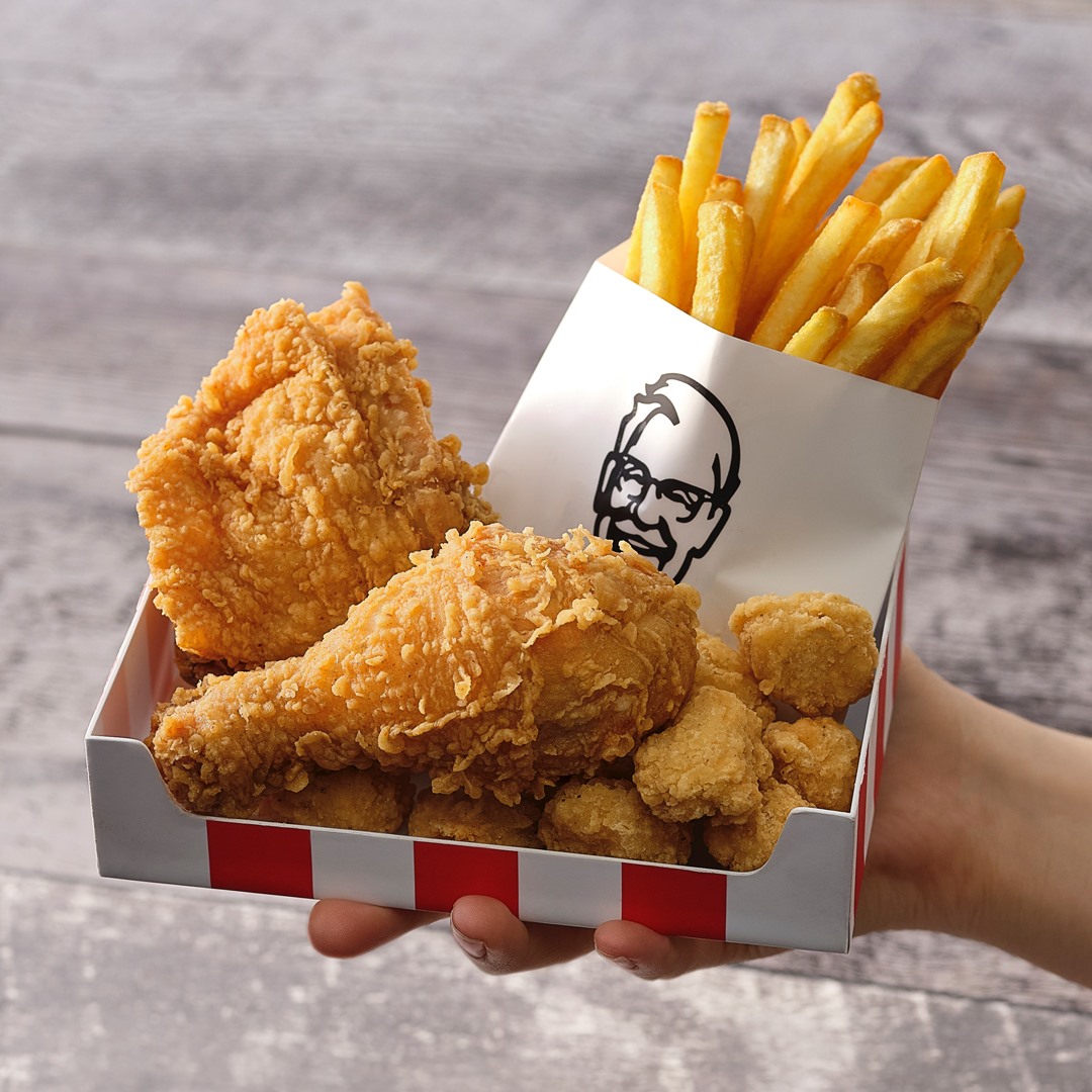 Extra Crispy Box from KFC to kick off the weekend!

☎️ - (204) 219-4852
🌐 - kfc.ca
📍 - 1470 Plessis Rd

#transconabiz #ShopLocalMB #supportlocal #shoplocal #transcona #transconaproud #winnipeg #manitoba