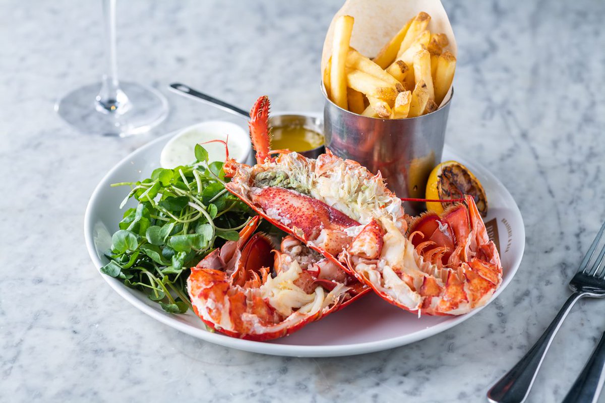 Friday only means one thing... 

Lobster Surf &amp; Turf - Now that is the perfect way to start your weekend! Don't you agree? 

#startyourweekendright #lobstersurfandturf #fridayfeeling #friyayvibes #treatyourself #weekendishere