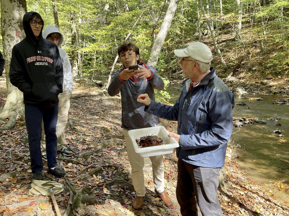 fairfieldprep's tweet image. Environmental Science class explored the Cascades in Fairfield, and evaluated freshwater stream quality through chemical, physical and biological parameters.  Teacher Bob Ford Jr. used a D-net to collect benthic invertebrates, bugs who live under the stream! #PrepSTEM #BeIgnited