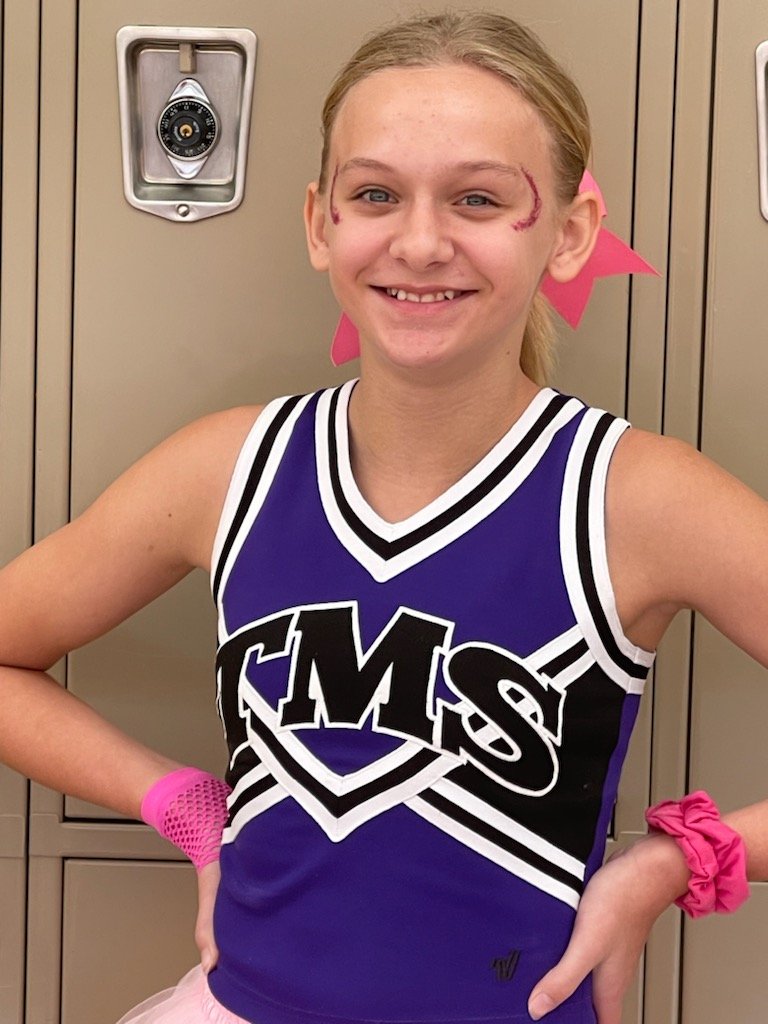 AmyParten32's tweet image. Pink Out Pep Rally and Game 🎀💜🤍💜 #TMSCheer #HawkCheer #SamanthaLynn09