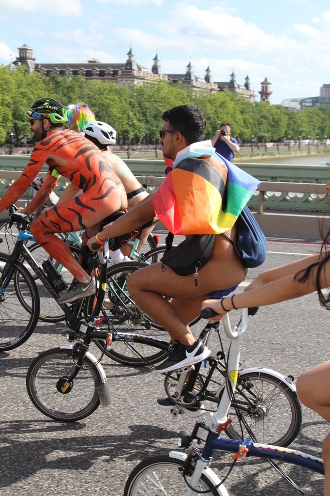 NaturistSatyr's tweet photo. London #WNBR2021 

#gaynaturist #gaynudist #gayartist #naturistartist #nudemodel #naturist #naturiste #naturista #nudist #nudiste #nudista 

https://t.co/6WD7nKoawC https://t.co/VViOHB40xm
