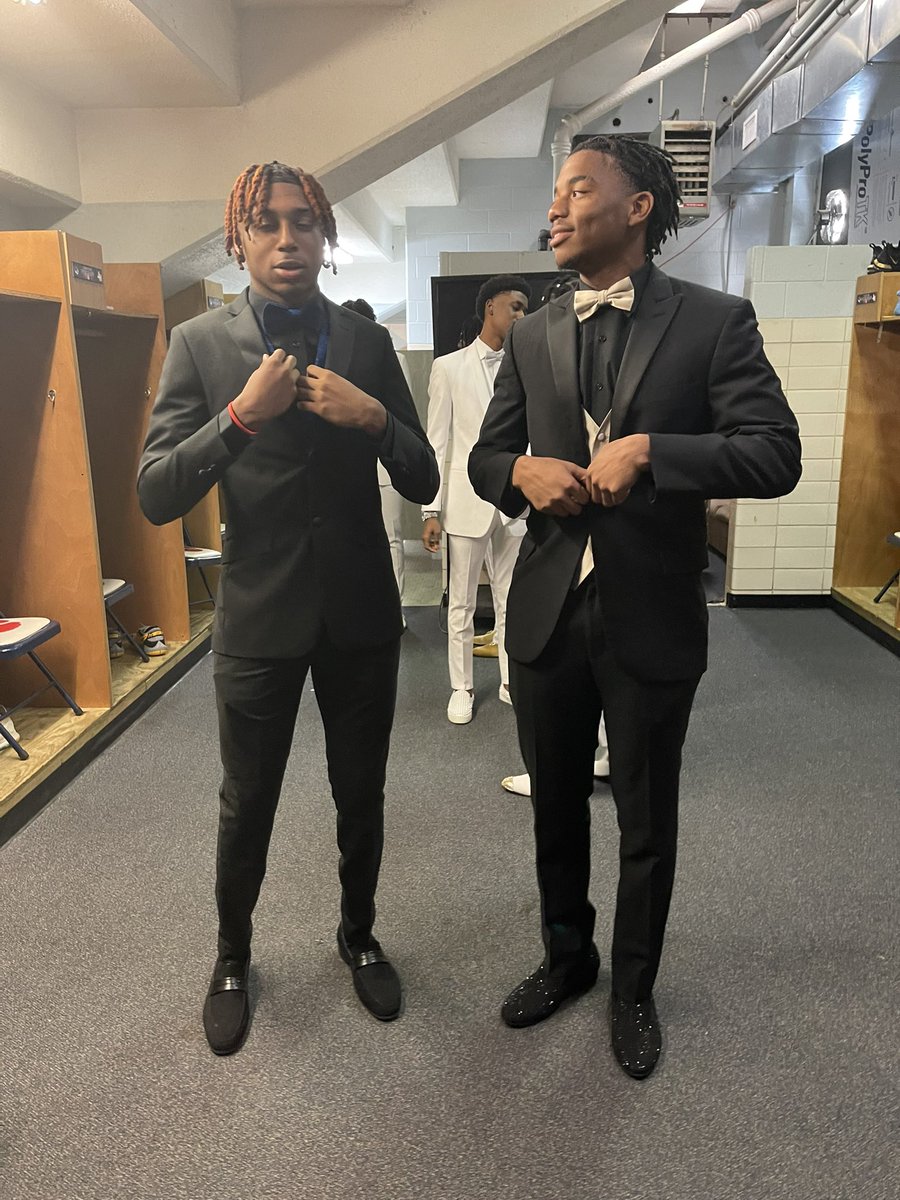 nlmbzee's tweet photo. HOCO2021💙. #4EVA5IVE💙 #LONGLIVE2 #BIGJERMWRLD💙 https://t.co/nFkn5Sct7O