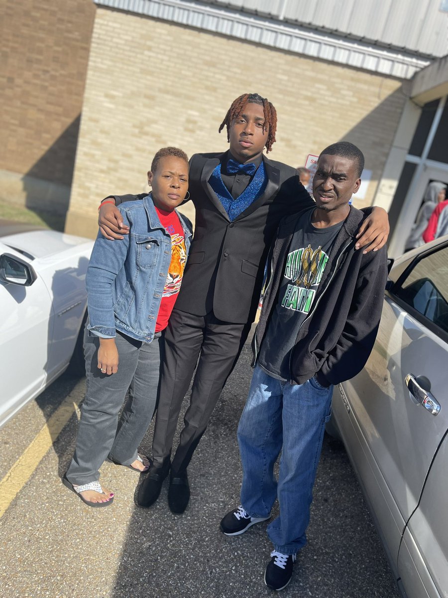 nlmbzee's tweet photo. HOCO2021💙. #4EVA5IVE💙 #LONGLIVE2 #BIGJERMWRLD💙 https://t.co/nFkn5Sct7O