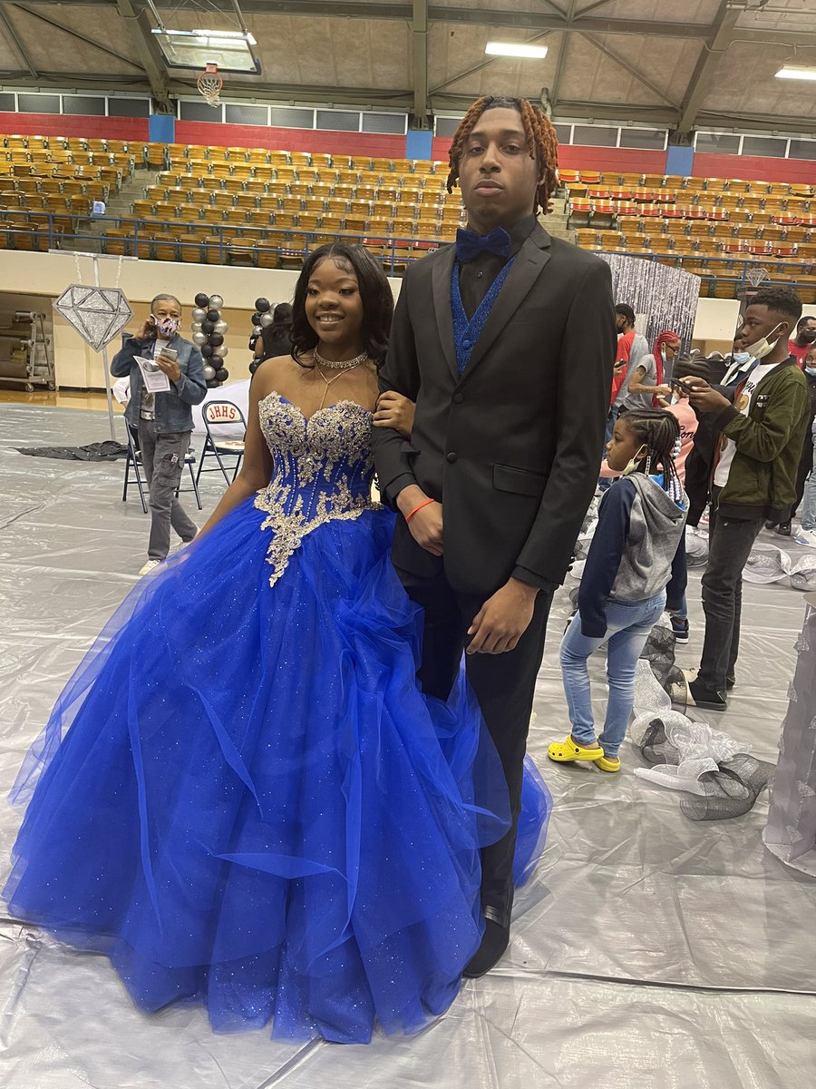 nlmbzee's tweet photo. HOCO2021💙. #4EVA5IVE💙 #LONGLIVE2 #BIGJERMWRLD💙 https://t.co/nFkn5Sct7O