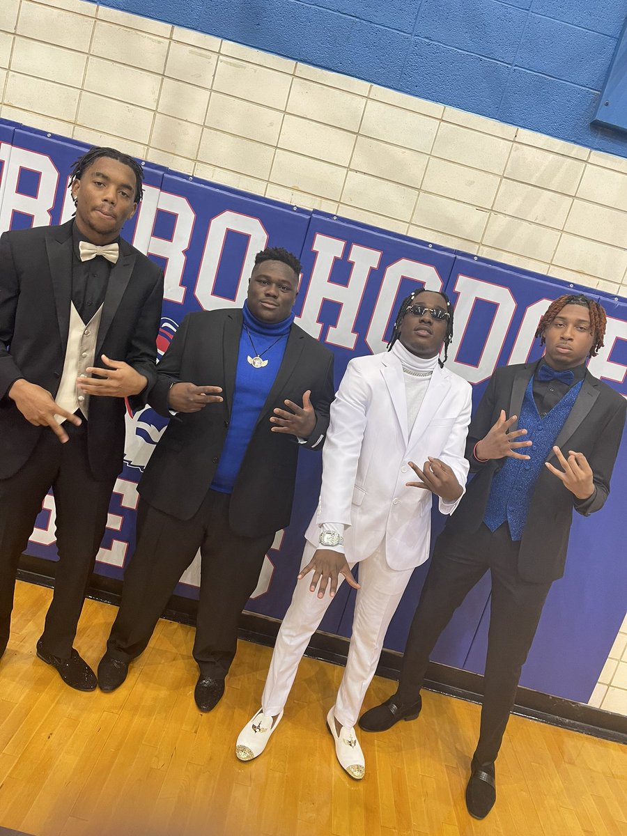 nlmbzee's tweet photo. HOCO2021💙. #4EVA5IVE💙 #LONGLIVE2 #BIGJERMWRLD💙 https://t.co/nFkn5Sct7O