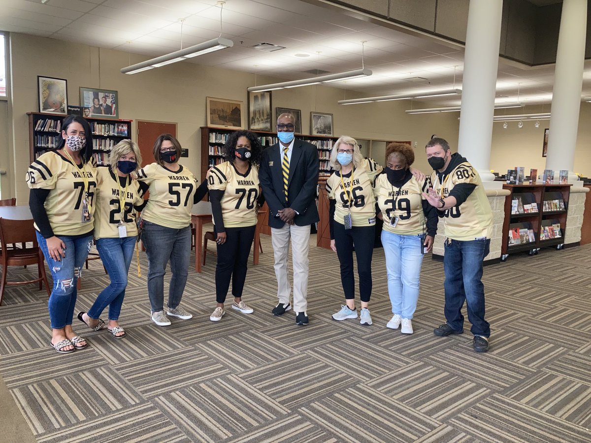 CoachSArnold's tweet photo. Thank you to our Administrators &amp; Teachers of the week! They are truly #tuffstreet! https://t.co/4iXN5MP9JN